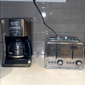 Toasters/coffee maker